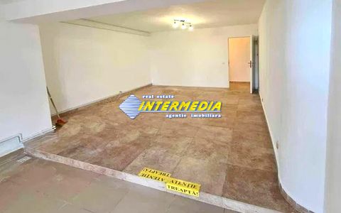 Spatiu comercial 42 mp. de inchiriat Cetate Alba Iulia finisat si contorizat