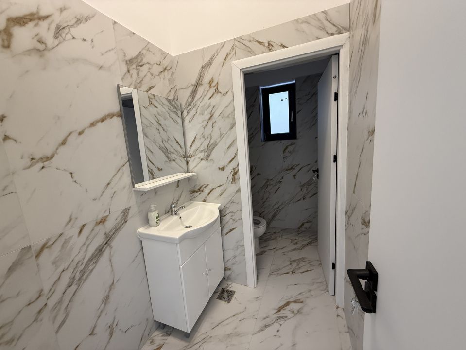 Spatiu comercial, 84 mp + terasa de 64 mp, Cartier 1 Mai, Zona Medicina Veche – fotografia 5 din 9