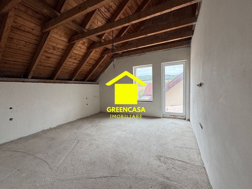 Casa Individuală , SU 220 mp , teren liber 380 mp  GARAJ – fotografia 4 din 9