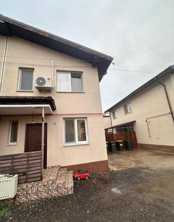 Casa tip duplex 4 Camere Centrala Proprie Parcare – fotografia 1 din 16