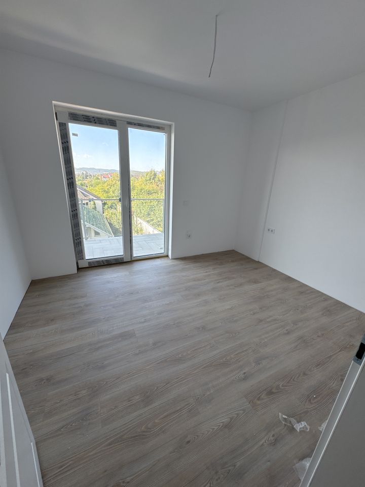 🔑 Apartament 3 camere / 2 bai / etaj 3 / 95 mp / parcare + boxa / ZONA CETATII – fotografia 2 din 5