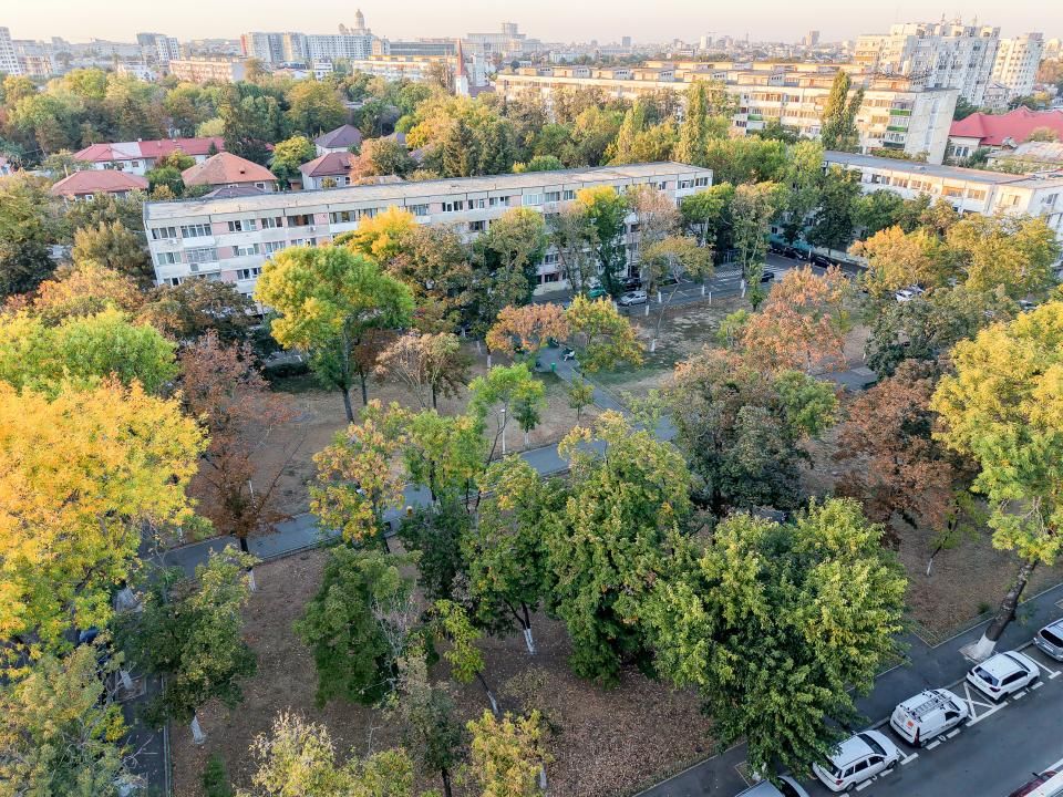 Eroii Revolutiei metrou, parc, gata de mutat, centrală proprie – fotografia 23 din 36
