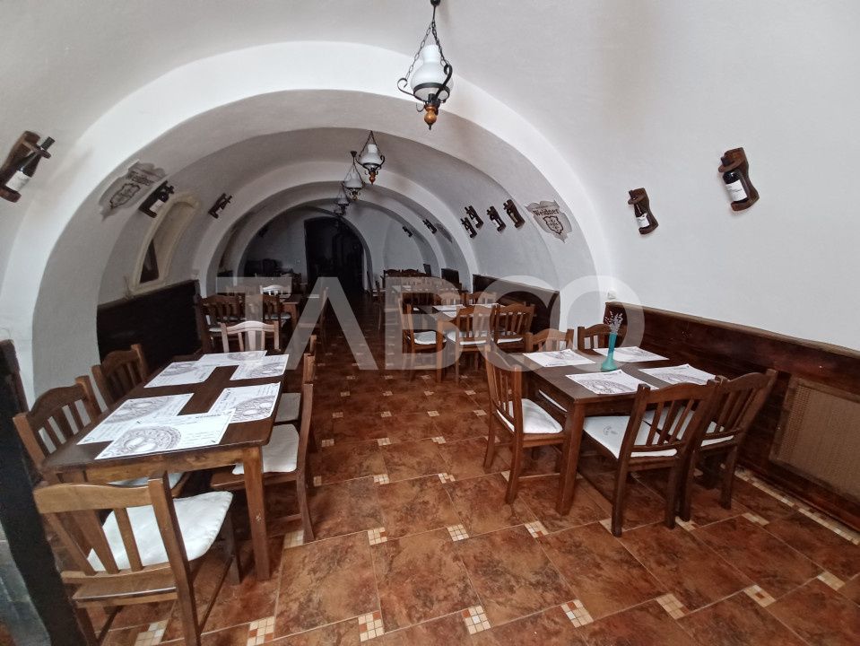 Piata Mare-Restaurant terasa inchiriata separat – fotografia 4 din 10