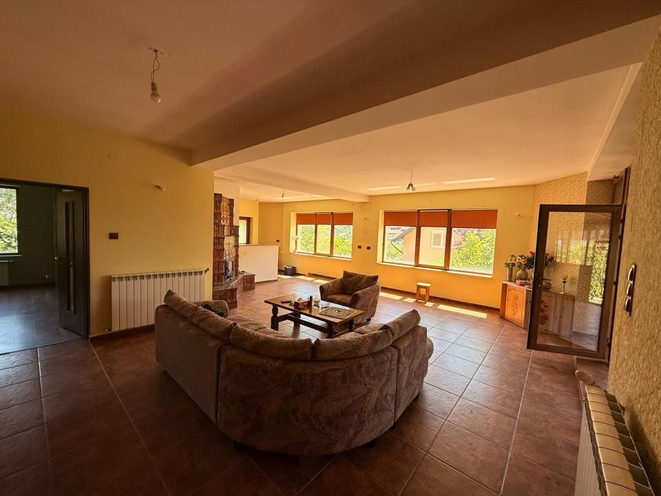 ȘTEFĂNEȘTI | CASĂ PREMIUM | ZONĂ LINIȘTITĂ | FINISAJE DE CALITATE – fotografia 4 din 19