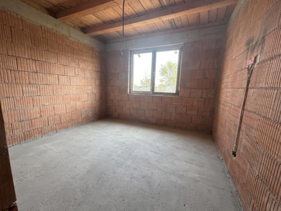 Casa individuala pe parter, 4 camere, 2 bai la gri/rosu - Giarmata Vii – fotografia 4 din 12