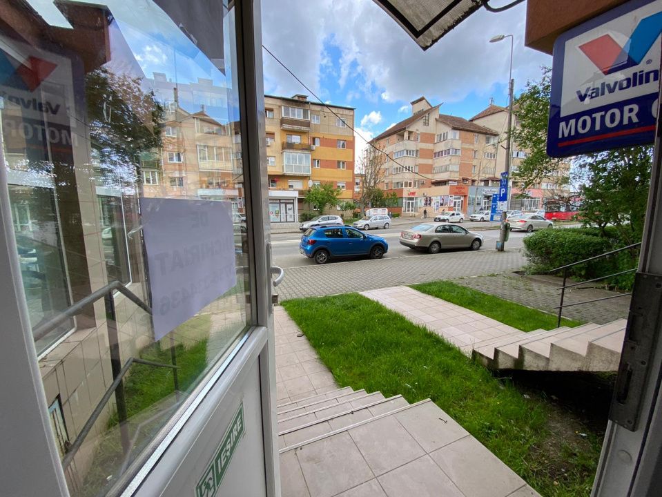 INCHIRIERE Spatiu Comercial CETATE Bulevard 34 mp. Centrala Termopane Contoare – fotografia 14 din 25