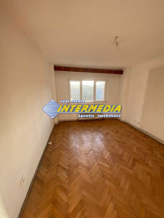 APARTAMENT 3 CAMERE I DECOMANDAT I CETATE I 75 MP I ZONA MERCUR I – fotografia 5 din 8