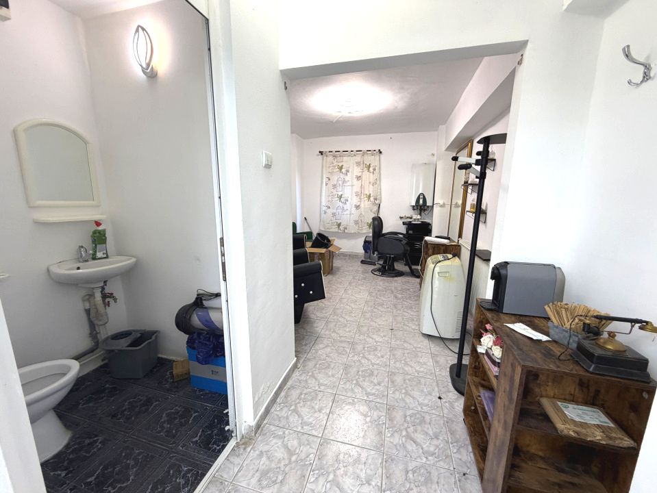INCHIRIERE Spatiu Comercial CETATE Bulevard 34 mp. Centrala Termopane Contoare – fotografia 9 din 25