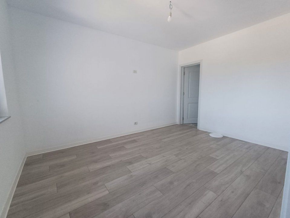 CASA INDIVIDUALA - 3 CAMERE - 2 BAI - 350 MP TEREN - langa Scoala Vorovesti – fotografia 5 din 6