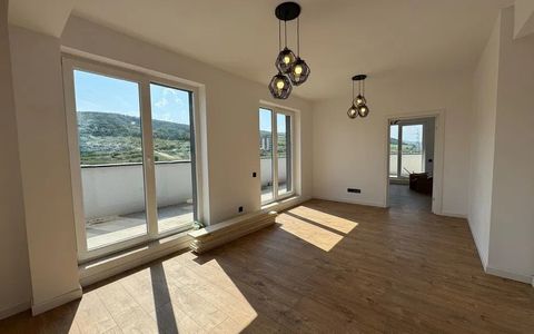 Apartament 2 camere, 52mp, terasa 34mp, garaj, zona Urusagului!