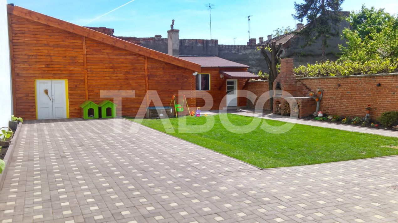 Pensiune si casa in centrul Sibiului cu business functional – fotografia 1 din 9