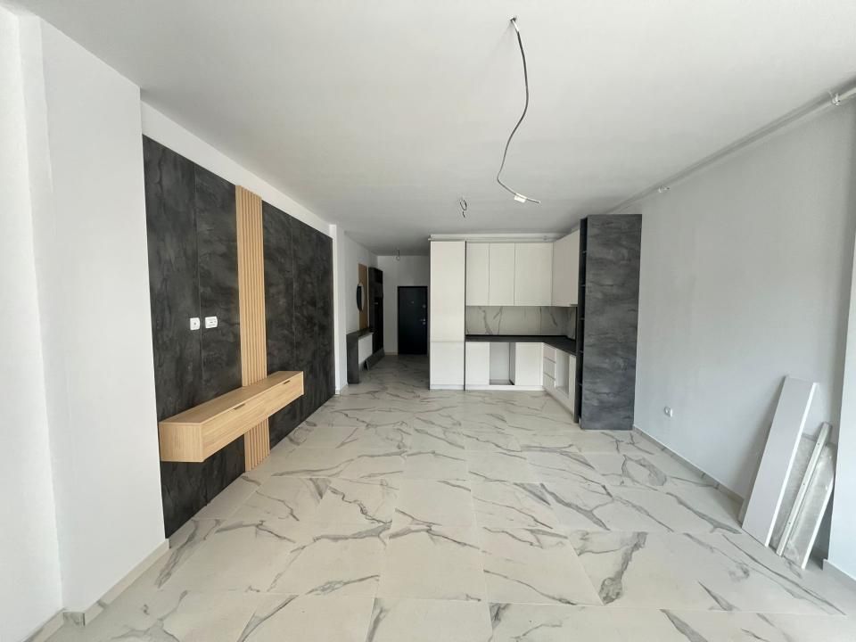 Apartament-3 Camere-Mobilat-Parcare-Parter-Izvor-Tarlungeni – fotografia 1 din 11