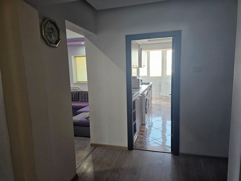 Apartament 3 camere, termen lung, situat in zona Tomis Nord-Constanta – fotografia 4 din 12