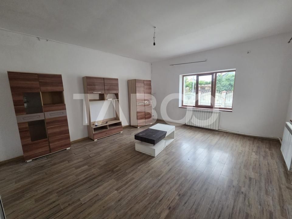 Casa 4 camere de vanzare zona Negoiu singur in curte – fotografia 3 din 12