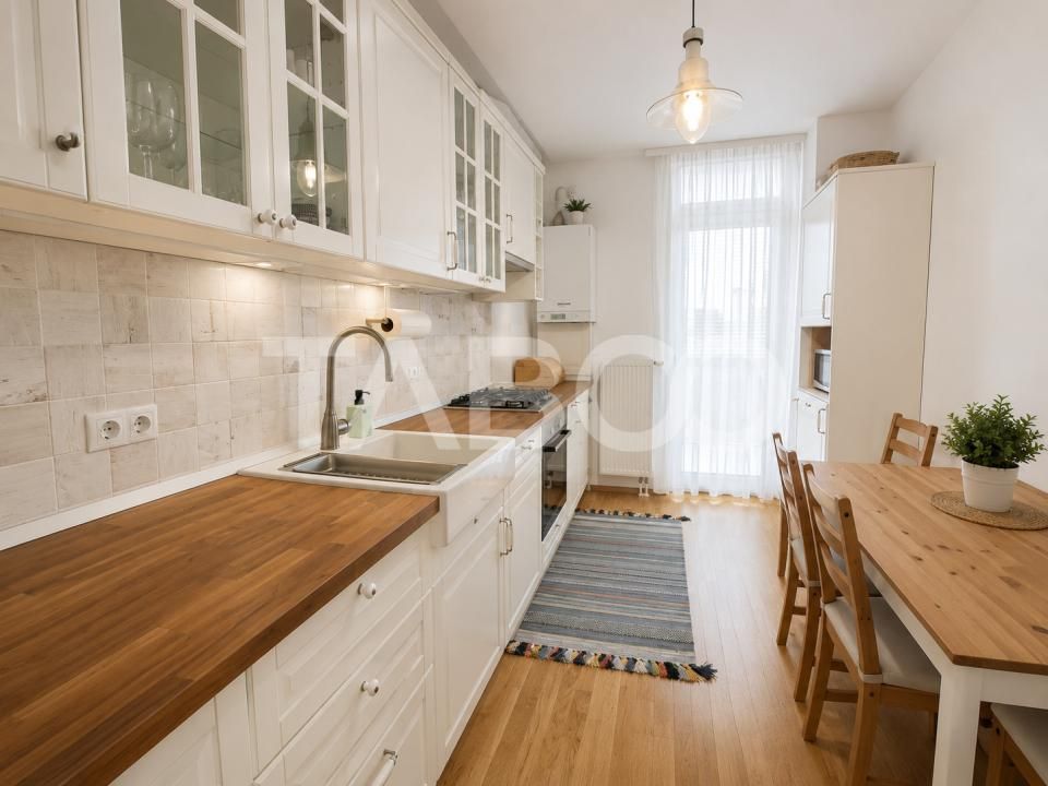 Apartament de vanzare 4 camere balcon boxa lift bloc nou zona Centrala – fotografia 12 din 20
