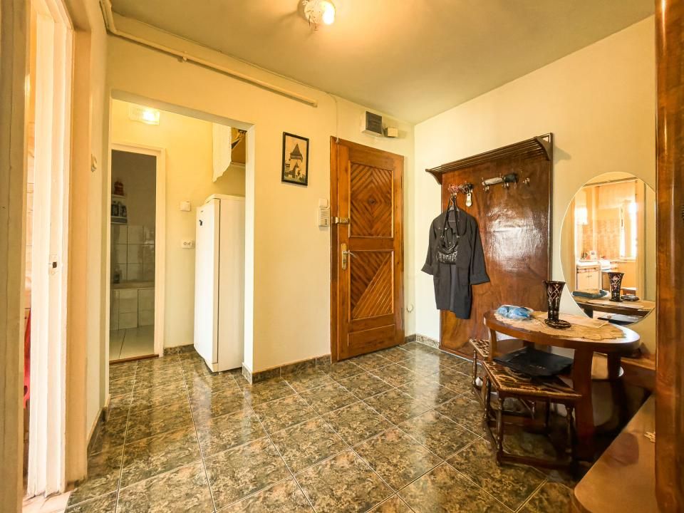 Apartament | 2 cam. | Decomandat | Logie de 6.6 Mp | Pivniță | Calea Dumbrăvii – fotografia 2 din 17