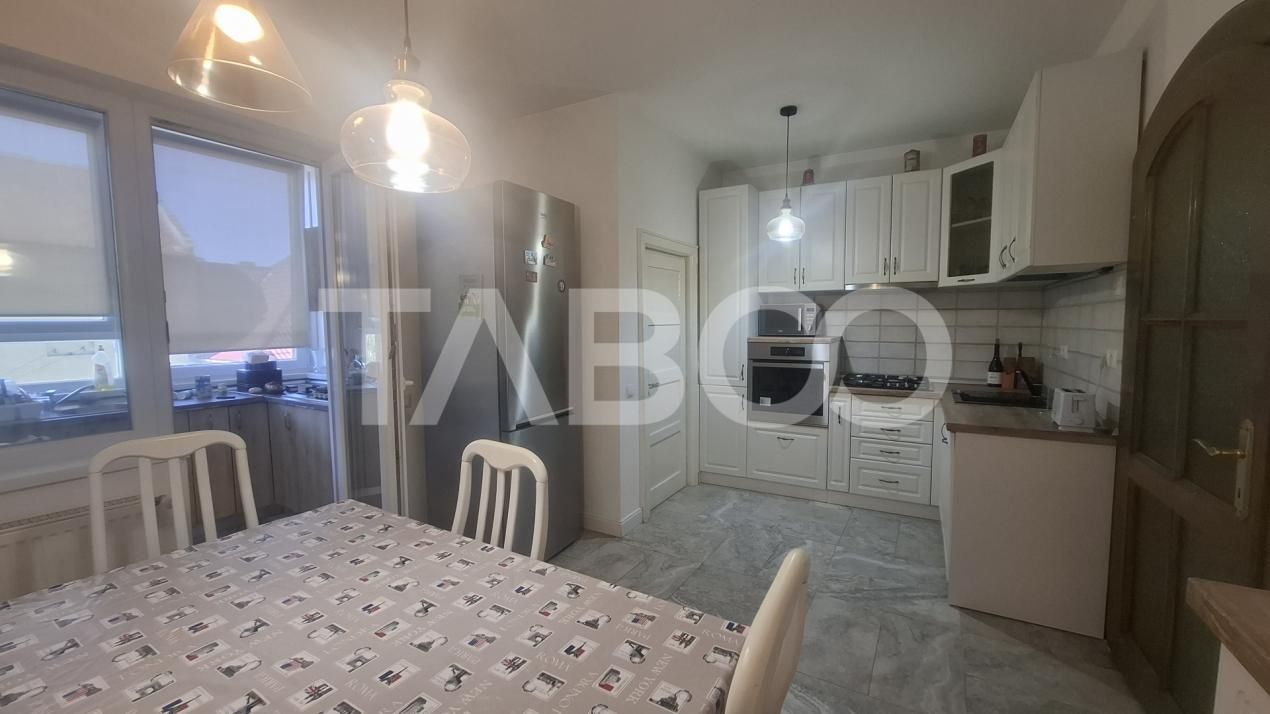Apartament 4 camere 155 mp 2 balcoane garaj inchis Central Sibiu – fotografia 7 din 11