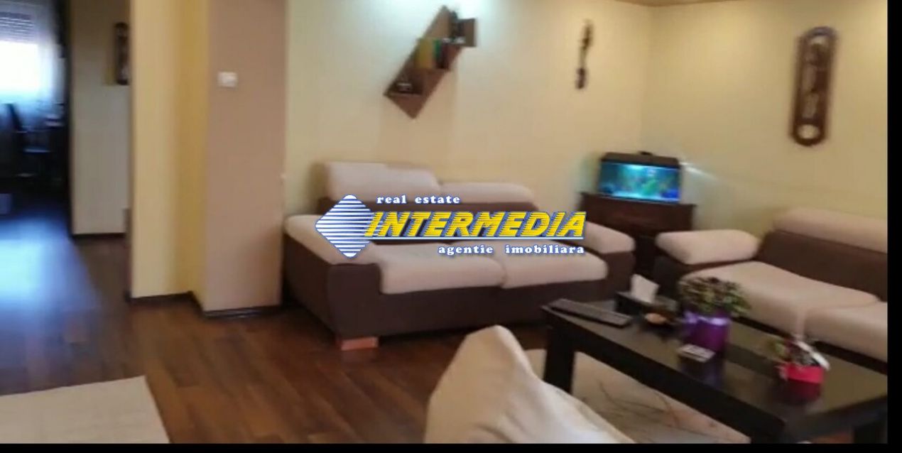 Apartament cu 4 camere decomandat etaj 3 Cetate – fotografia 6 din 7