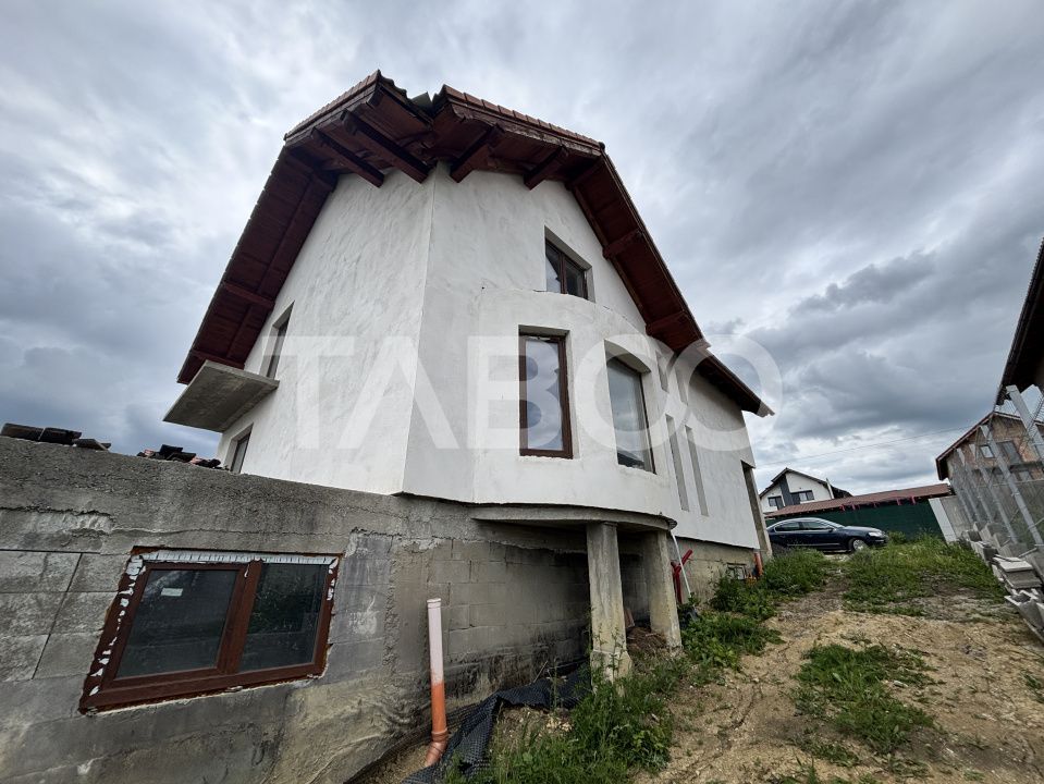 Casa de vanzare individuala 500 mp teren in Sura Mare Sibiu – fotografia 2 din 6