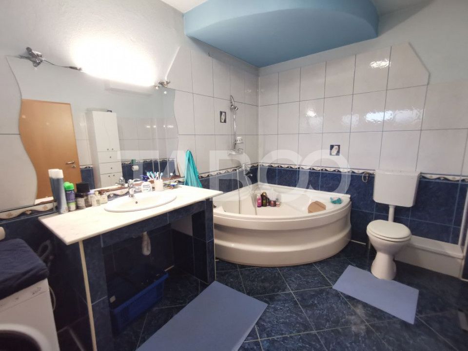 Casa in zona Centrala cu 8 camere mobilate teren 890 mp – fotografia 7 din 20