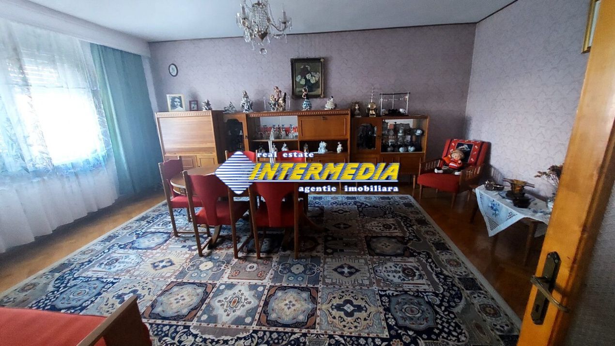Casa de vanzare cu 5 camere in cartier Cetate Alba Iulia finisata D+P+E – fotografia 14 din 15