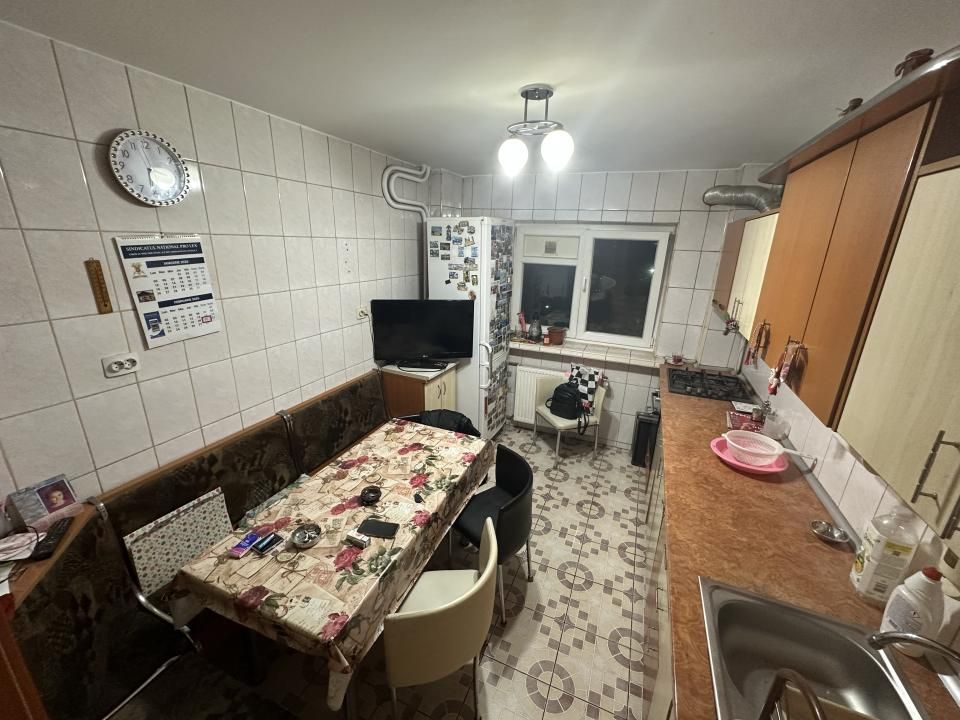 Berceni | 4 Camere | Etaj 5/10 | Bloc 1980 | Reabilitat | – fotografia 1 din 40