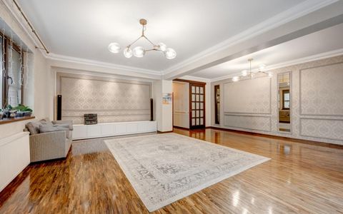 Apartament elegant 170mp, curte proprie și 3 locuri parcare, Parc Bazilescu!