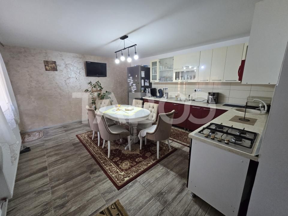 Casa mobilata de vanzare 150 mpu teren 450 mp garaj Piata Cluj Sibiu – fotografia 14 din 22
