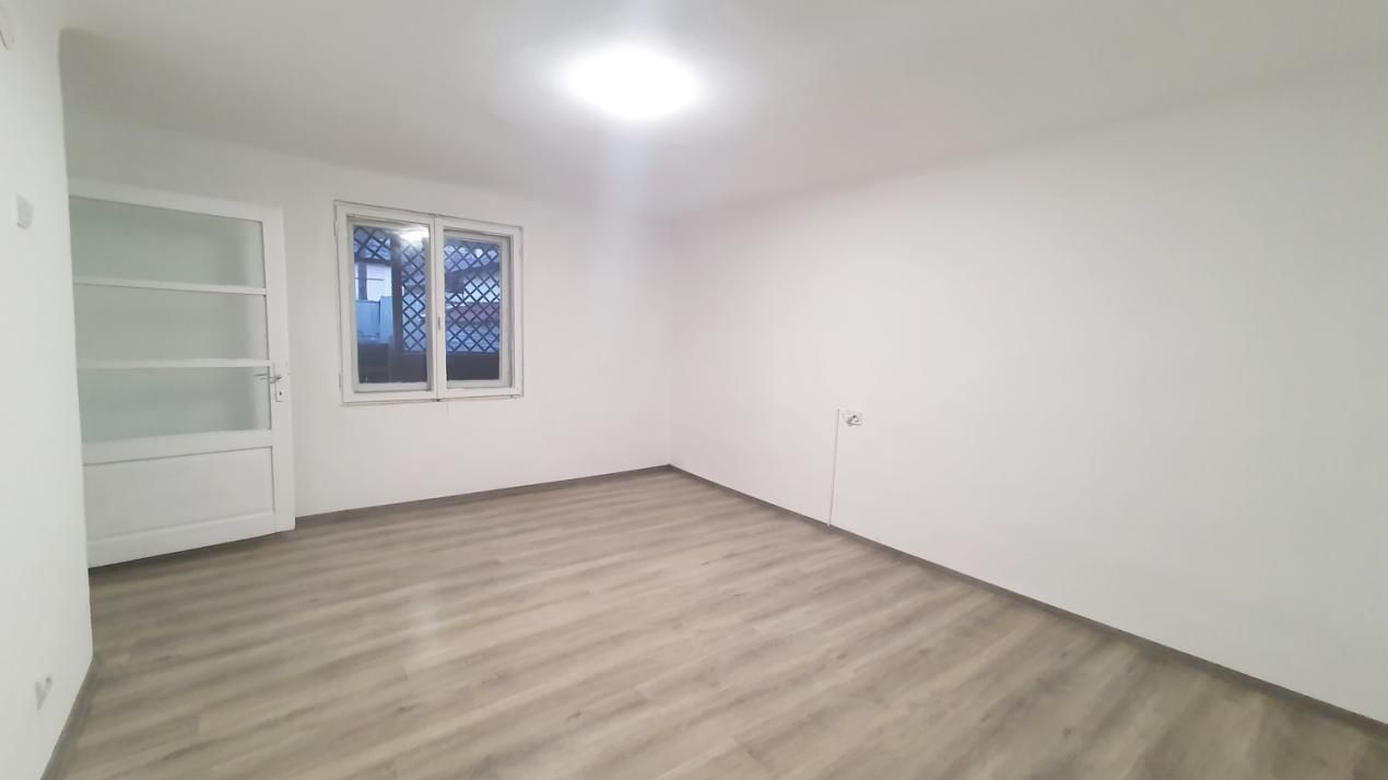 Casă 5 camere în Sectorul 5, Str. Flautului, Excelent conectată, zonă liniștita – fotografia 3 din 12