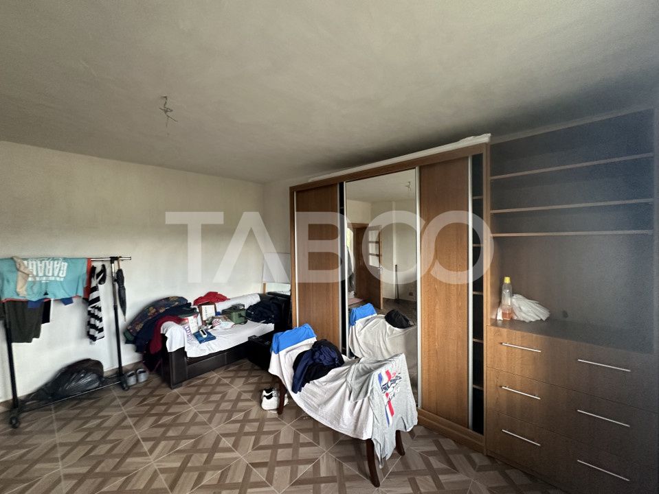 Casa 3 camere 5335 teren liber garaj si anexe  in Sinca Veche – fotografia 10 din 16