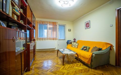 Apartament cu 3 camere decomandat de vânzare în Tomis Nord, Constanța