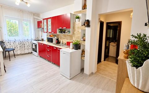 Apartanent cu 4 camere,decomandat,80 mp utili,Ampoi 2