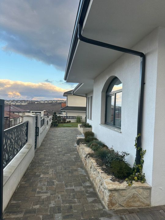 Casa individuală, utilată mobilată, 130mp utili, Dezmir – fotografia 3 din 17