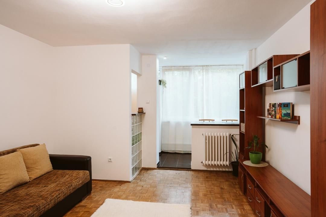 Garsonieră mobilată și utilată, 28 mp, etaj 2, cu loc de parcare – fotografia 1 din 5