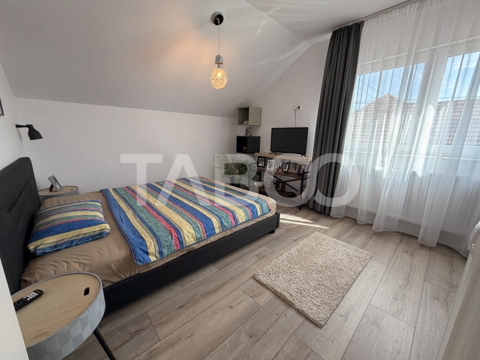 Casa individuala moderna de vanzare cu 5 camere 2 bai teren Sura Mare – fotografia 5 din 28