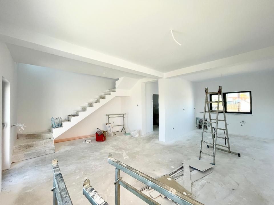 Duplex 80mp utili si 274mp teren la cheie - Mosnita Noua – fotografia 2 din 12