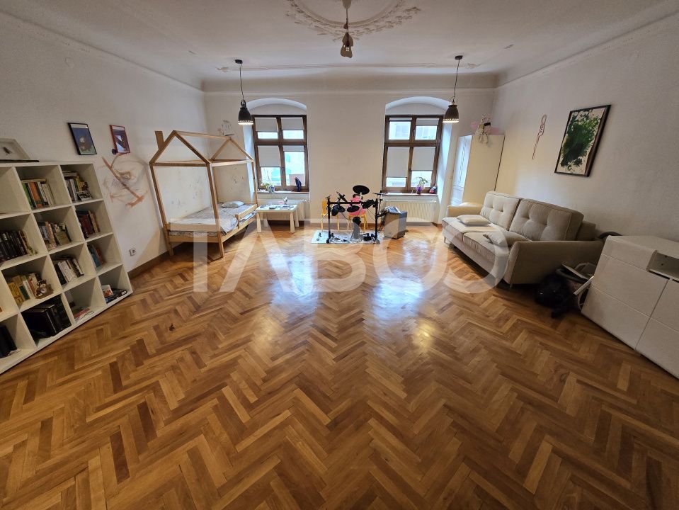 Apartament decomandat de vanzare cu pivnita in Centrul Istoric Sibiu – fotografia 4 din 13