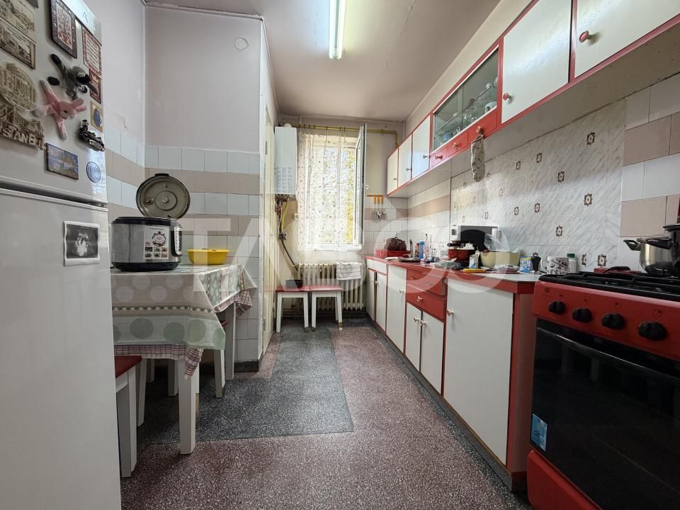 Apartament decomandat 3 camere de vanzare in zona Gheorgheni – fotografia 2 din 8