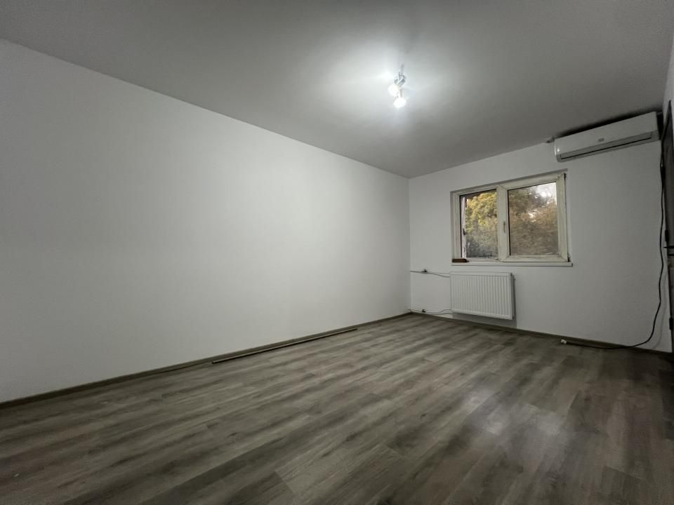 Garsoniera 22 mp, parter, renovata, bucatarie separata - Buziasului – fotografia 4 din 7