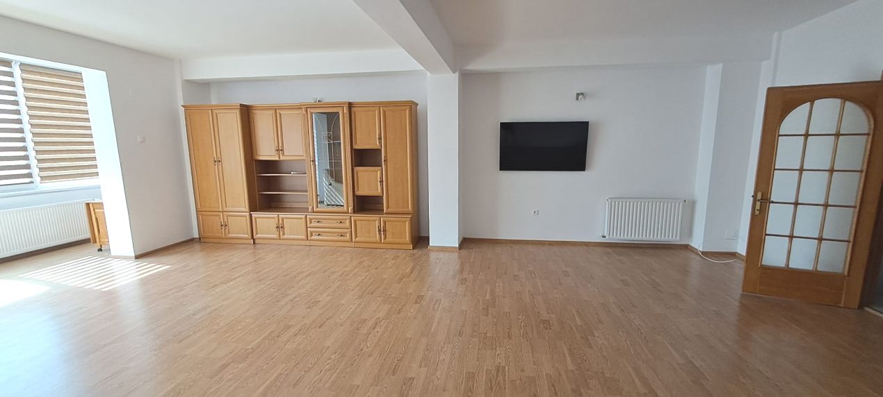 Spații de birouri de închiriat – Sf. Vineri | 5 min de centru – fotografia 1 din 8