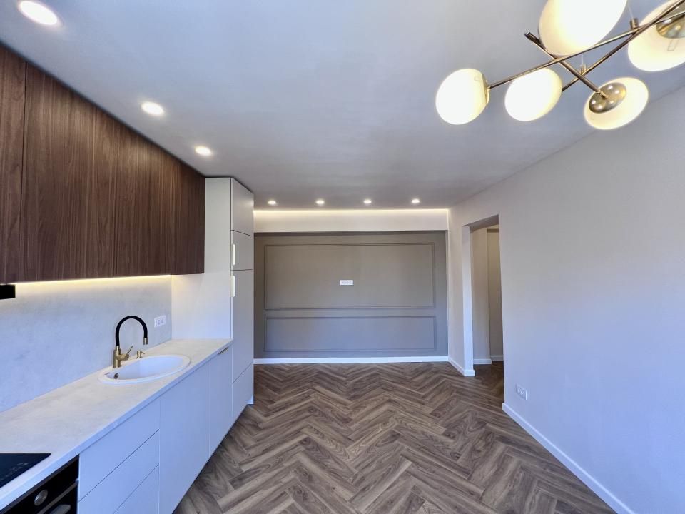 Apartament 3 camere, 52mp utili, etaj 4/7 - Zona Ultracentrala – fotografia 2 din 10