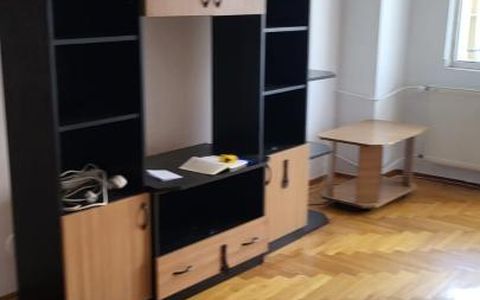 3 Camere de inchiriat | Mosilor | Metrou | CatFriendly |