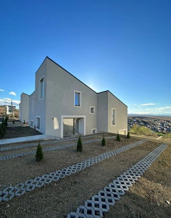 Casă Cuplată, 120 Mp cu View Deosebit- Dezmir – fotografia 1 din 4