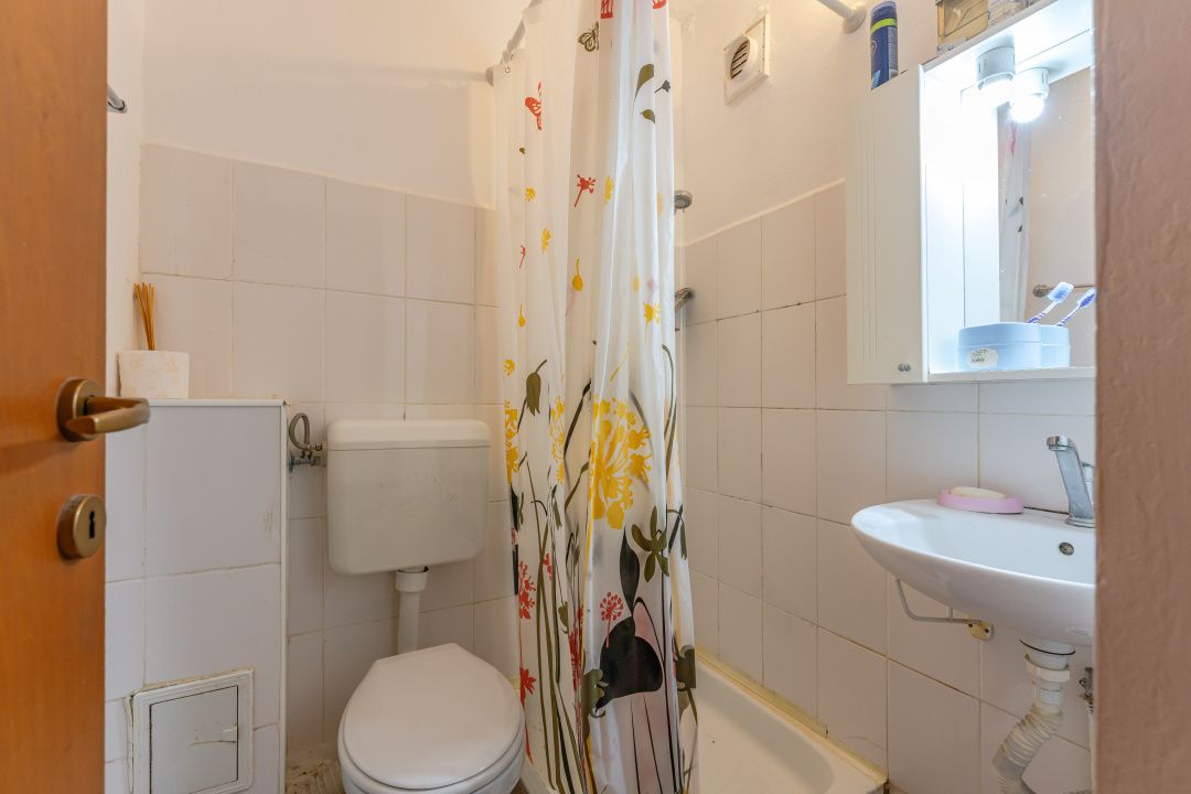 Apartament 4 camere de vânzare – 80 mp – Str. Carpaților – Vedere Tampa – fotografia 8 din 9