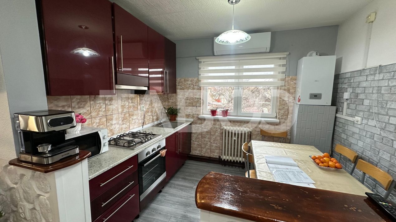 Apartament la casa 4 camere  pivnita curte privata zona Lazaret Sibiu – fotografia 6 din 17