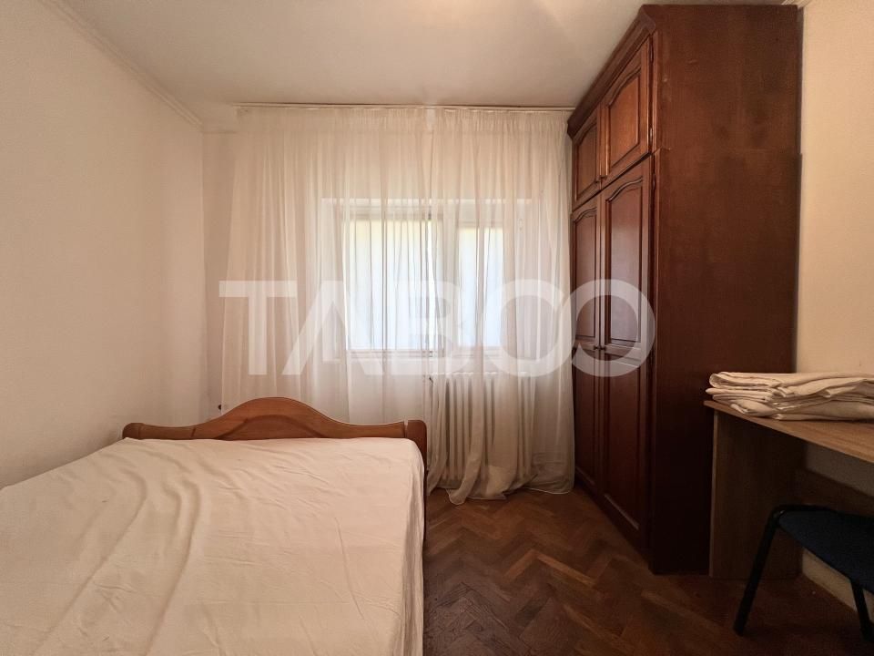 Apartament cu 3 camere de vanzare cu boxa si lift in Manastur zona BIG – fotografia 2 din 11