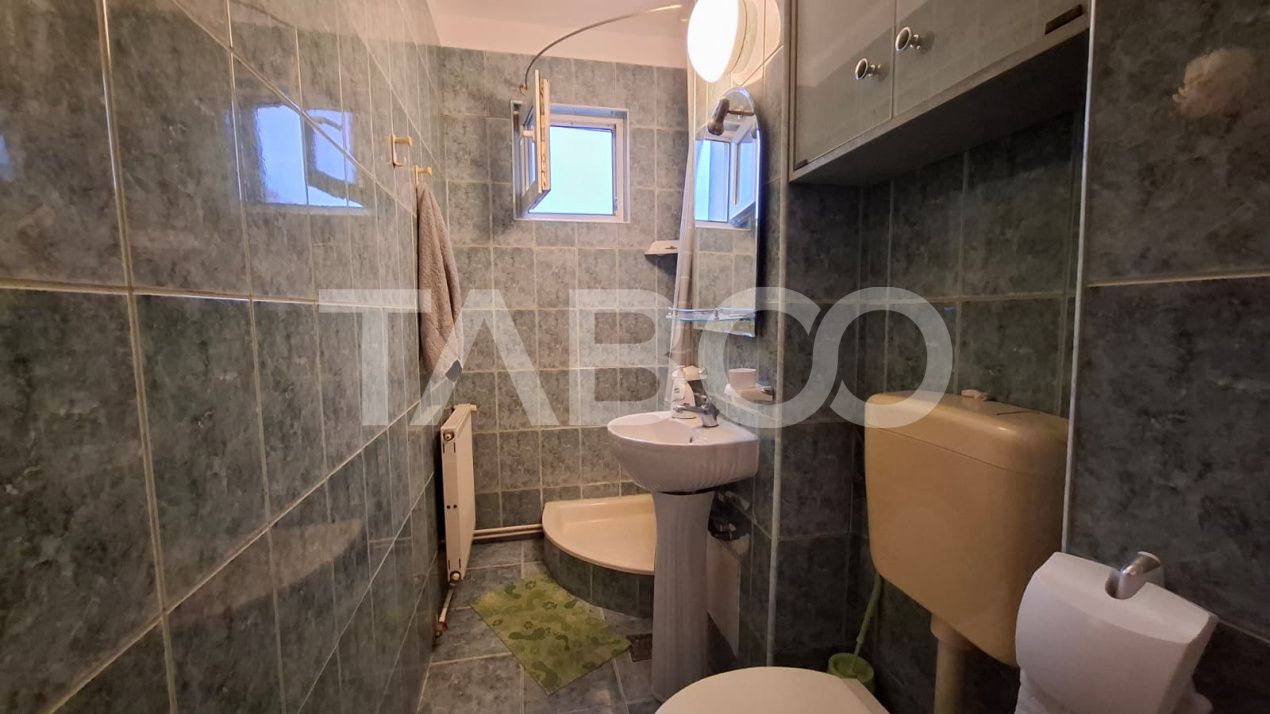 Apartament 3 camere de vanzare semidecomandat 45 mp zona Vasile Aaron – fotografia 8 din 9