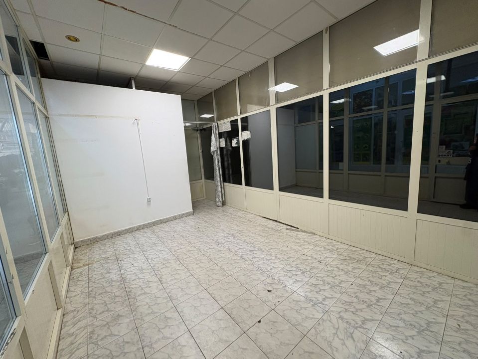 Închiriere spațiu comercial situat în Târgu Jiu, Piața Centrală – fotografia 3 din 7