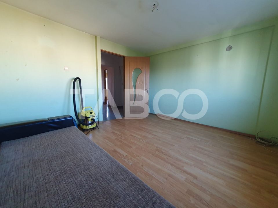 Apartament 3 camere decomandat 80 mp + 2 balcoane zona Teiului – fotografia 6 din 13