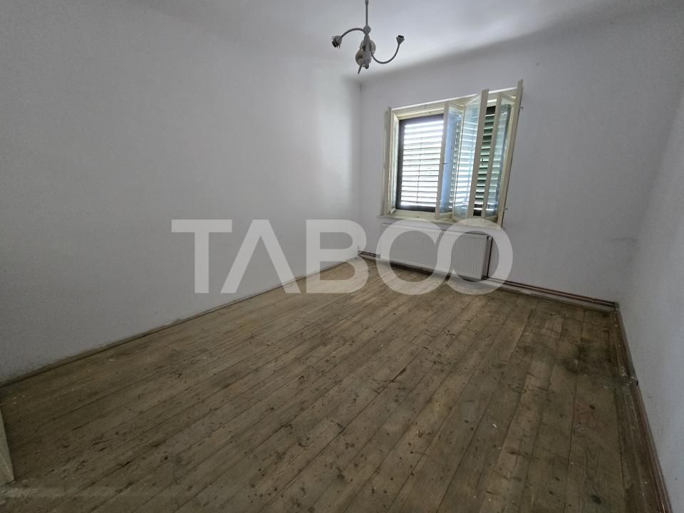 Casa de vanzare cu teren 412 mp pivnita garaj in Terezian Sibiu – fotografia 20 din 34